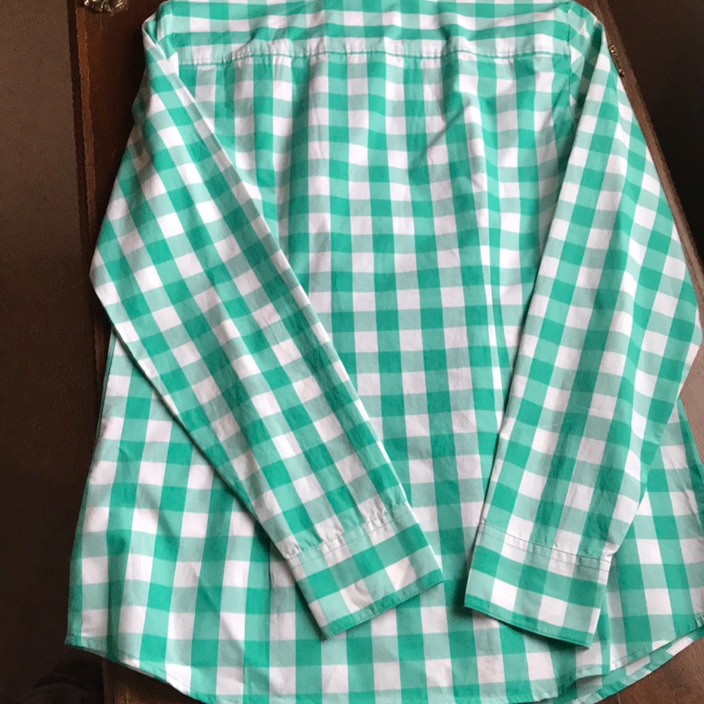 NWT Vineyard Vines button down - Picture 4 of 8